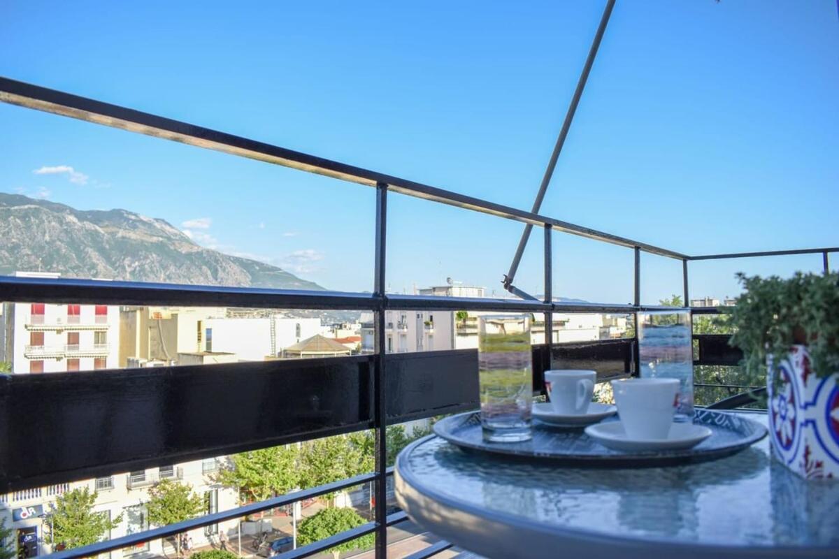 Cozy Flat On The Main Square, 10Min To The Sea Vila Calamata Exterior foto