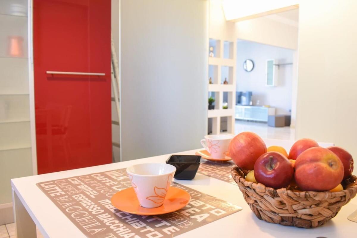 Cozy Flat On The Main Square, 10Min To The Sea Vila Calamata Exterior foto