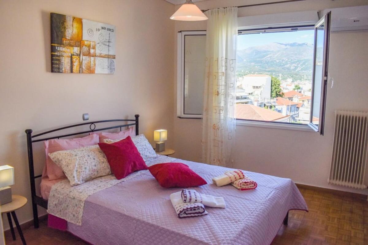 Cozy Flat On The Main Square, 10Min To The Sea Vila Calamata Exterior foto