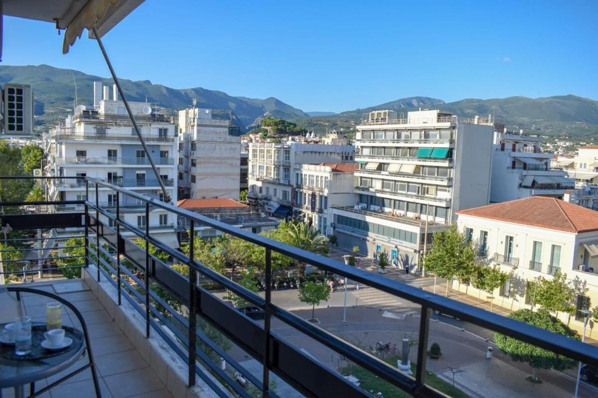 Cozy Flat On The Main Square, 10Min To The Sea Vila Calamata Exterior foto