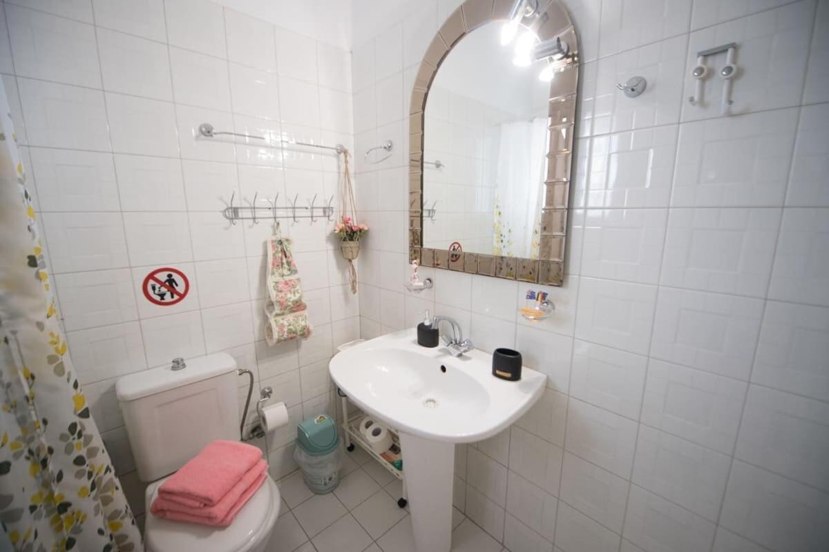 Cozy Flat On The Main Square, 10Min To The Sea Vila Calamata Exterior foto