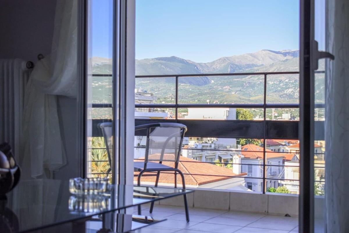 Cozy Flat On The Main Square, 10Min To The Sea Vila Calamata Exterior foto